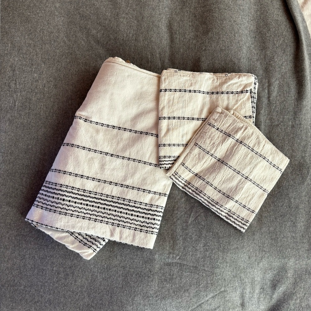 Coyuchi Embroidered Duvet and Shams - Picture 11 of 11